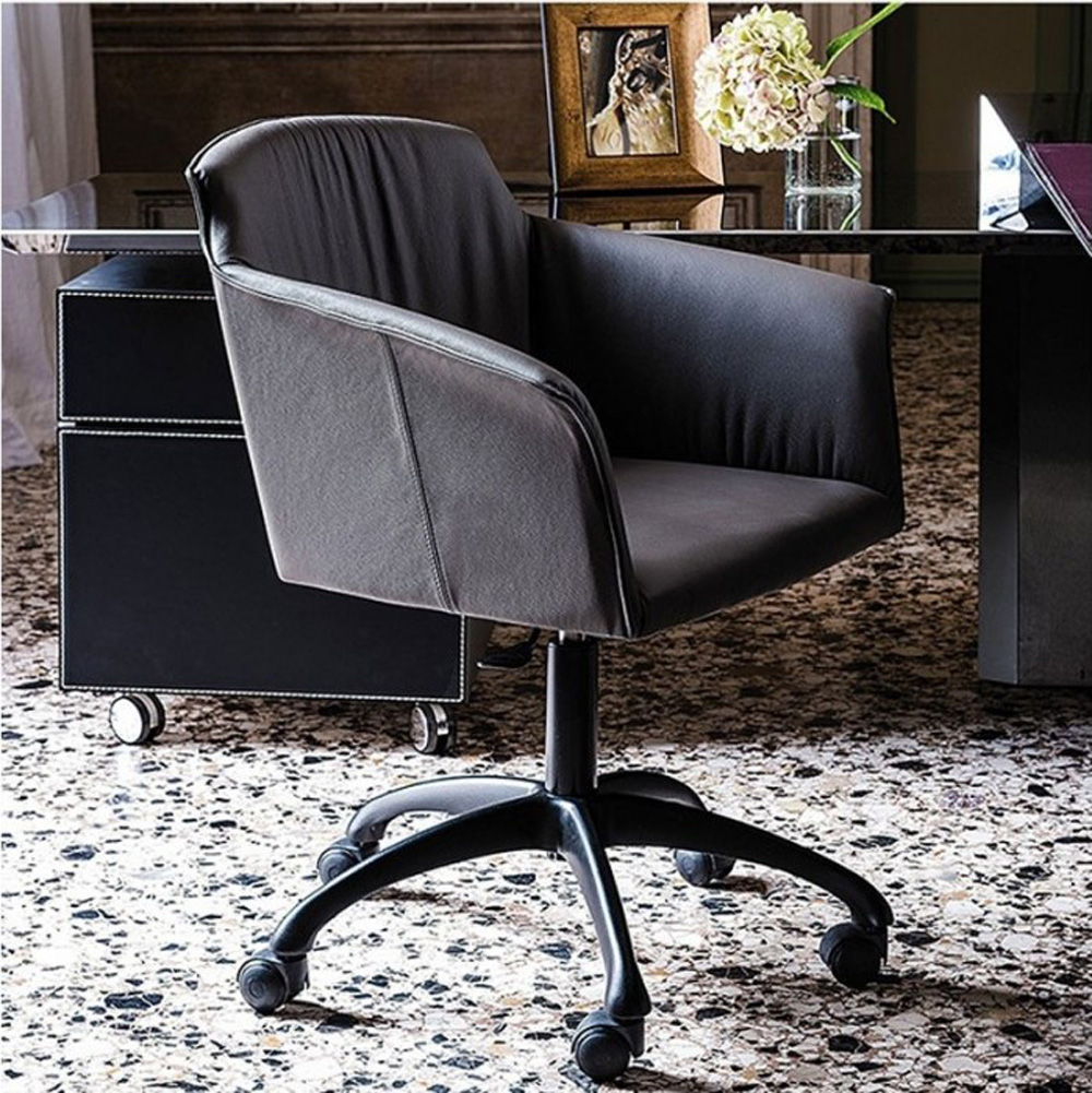 meubles-modernes-chaise-tyler-wheels-cattelan-italia-avec-accoudoirs-arredaremoderno