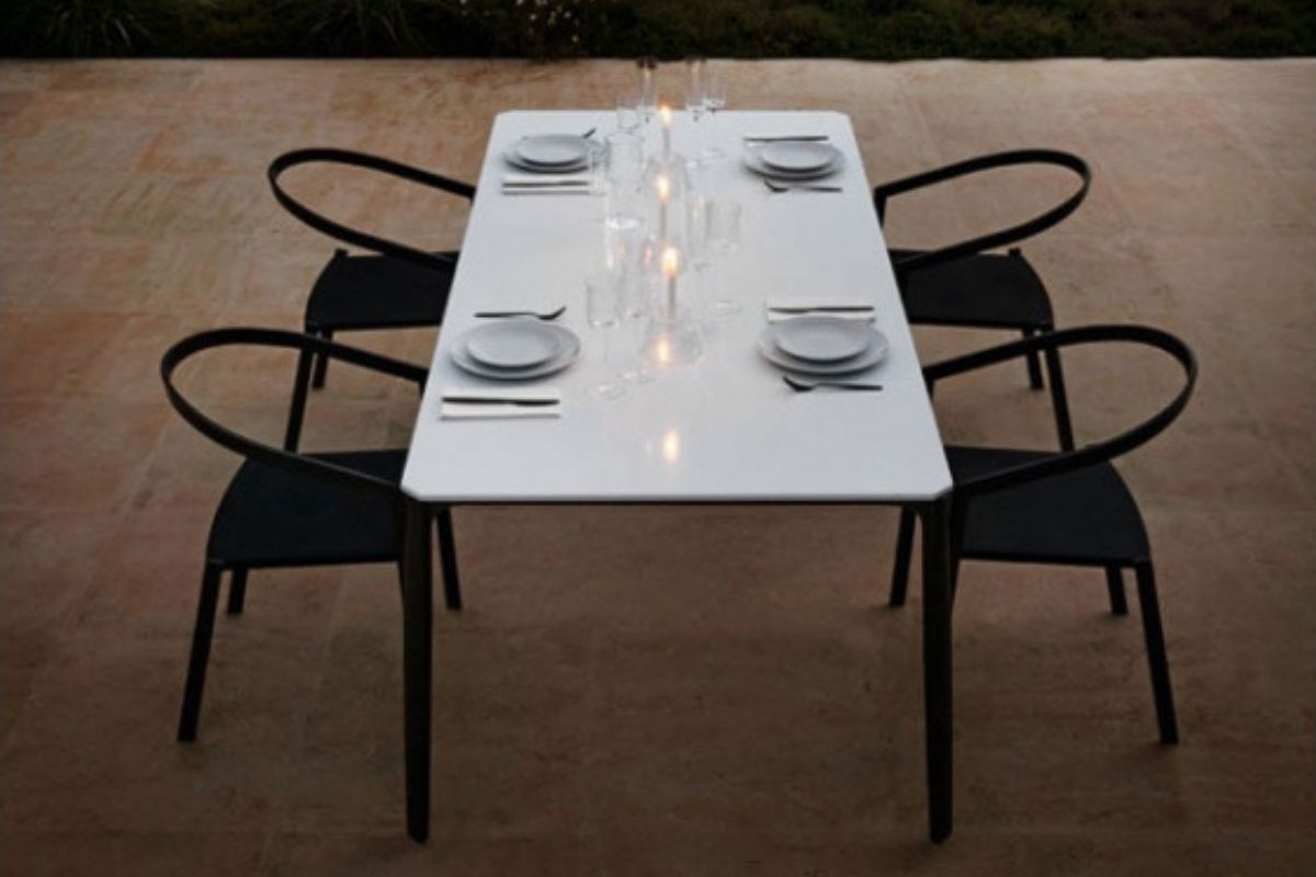 Möbel für romantisches Abendessen