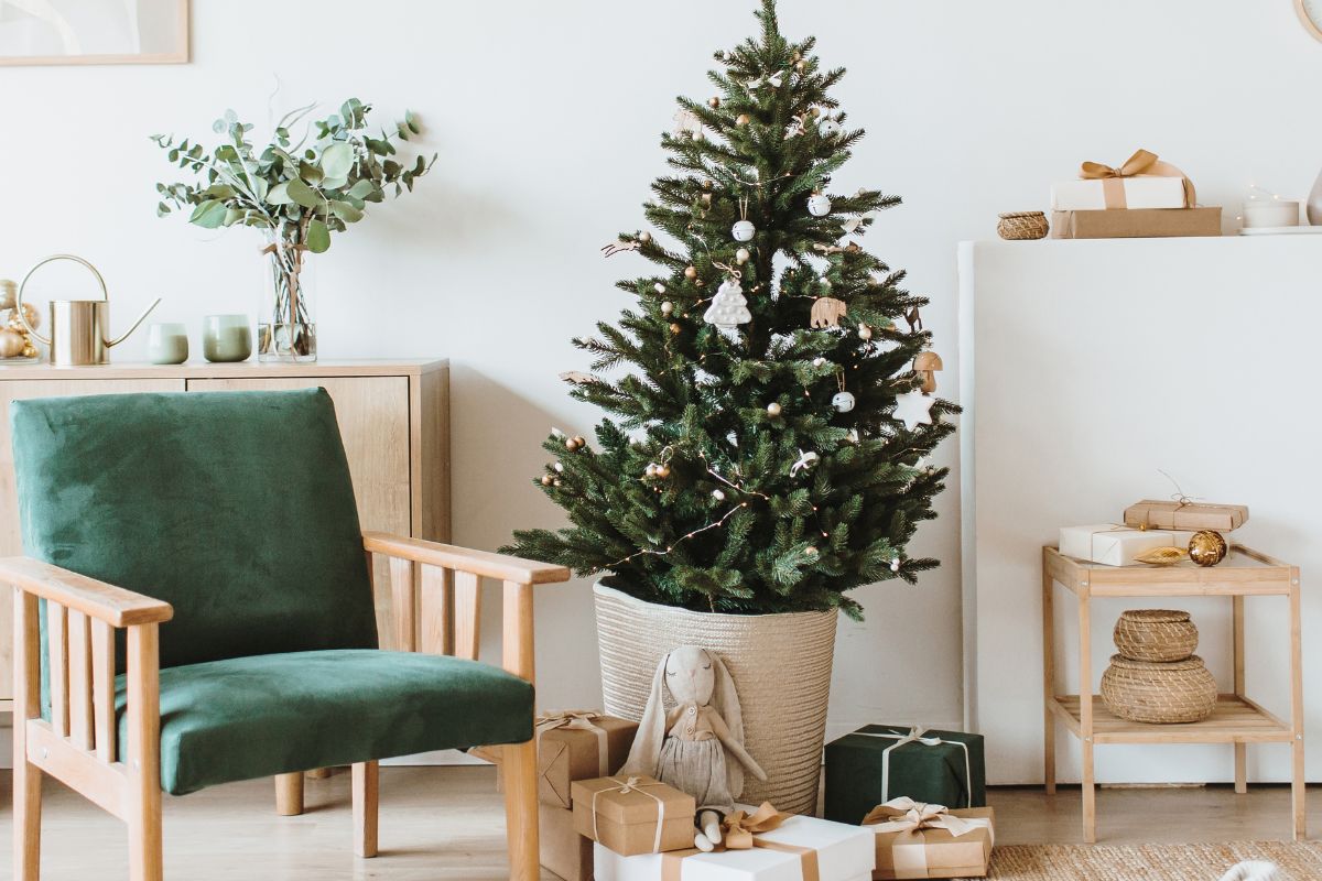 Christmas decoration colours 2022: shades for every furnishing style