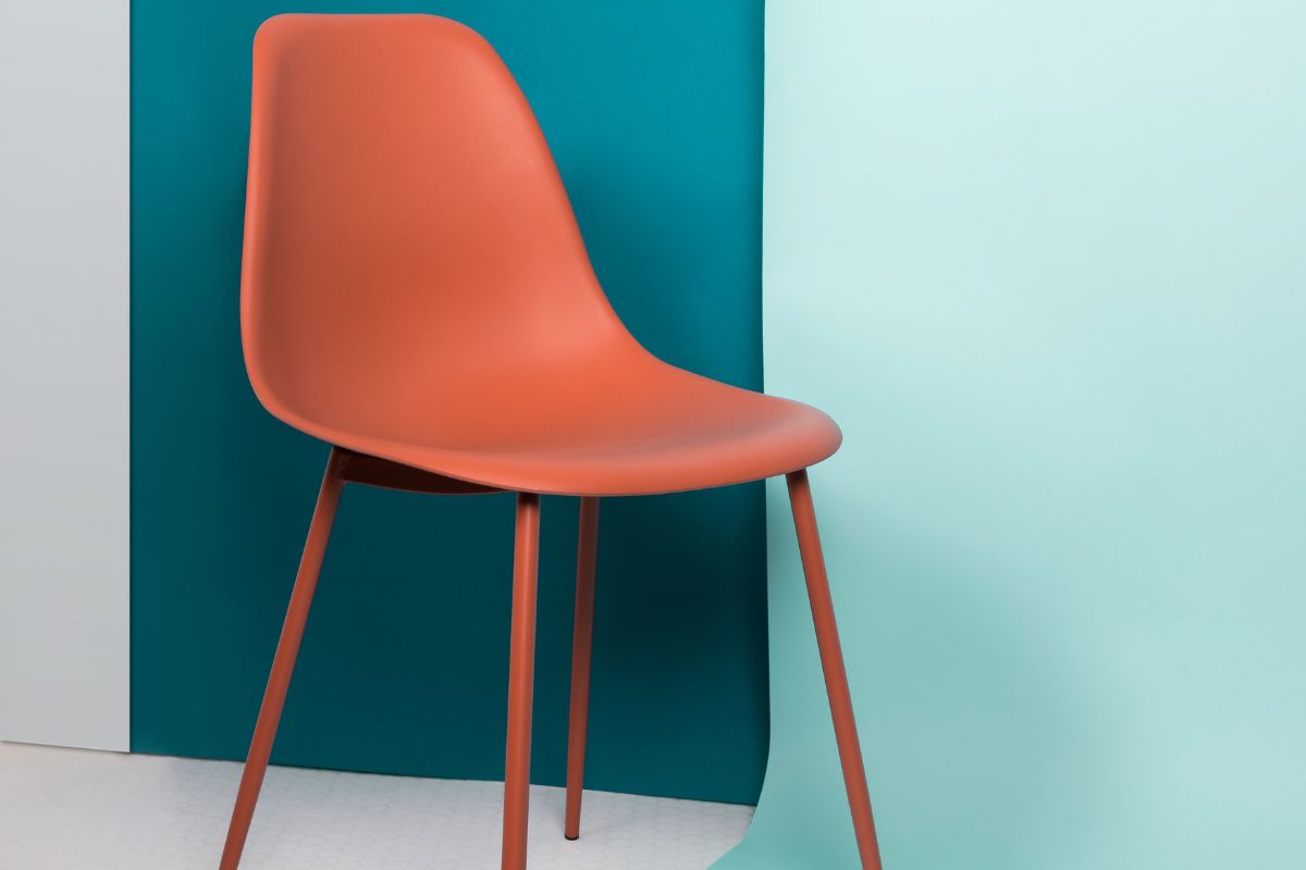Consejos de diseño de decoración de Halloween de silla naranja
