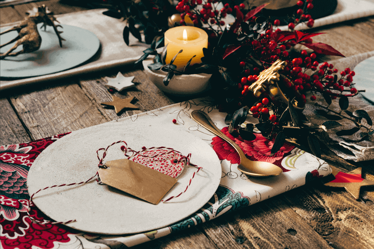 Poniendo la mesa para navidad