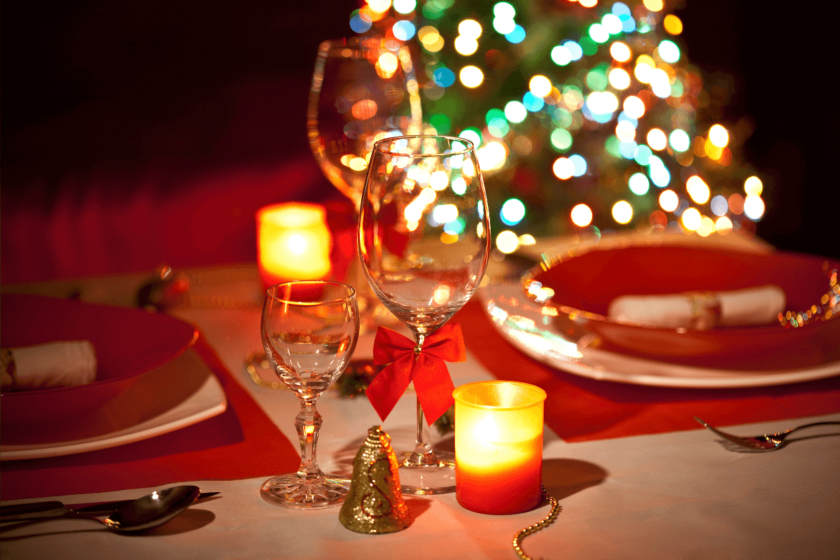 Poniendo la mesa para navidad