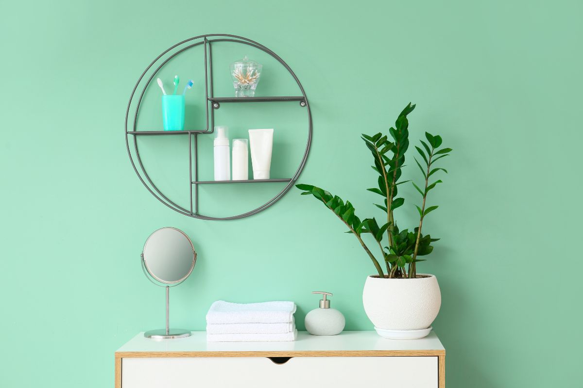 Mint green Pantone for glamorous interior design