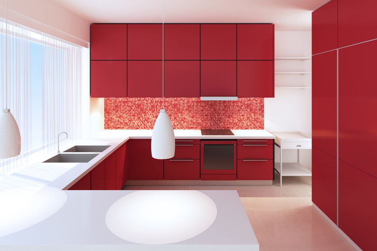 Moderne rote Küche: Wie man sie einrichtet