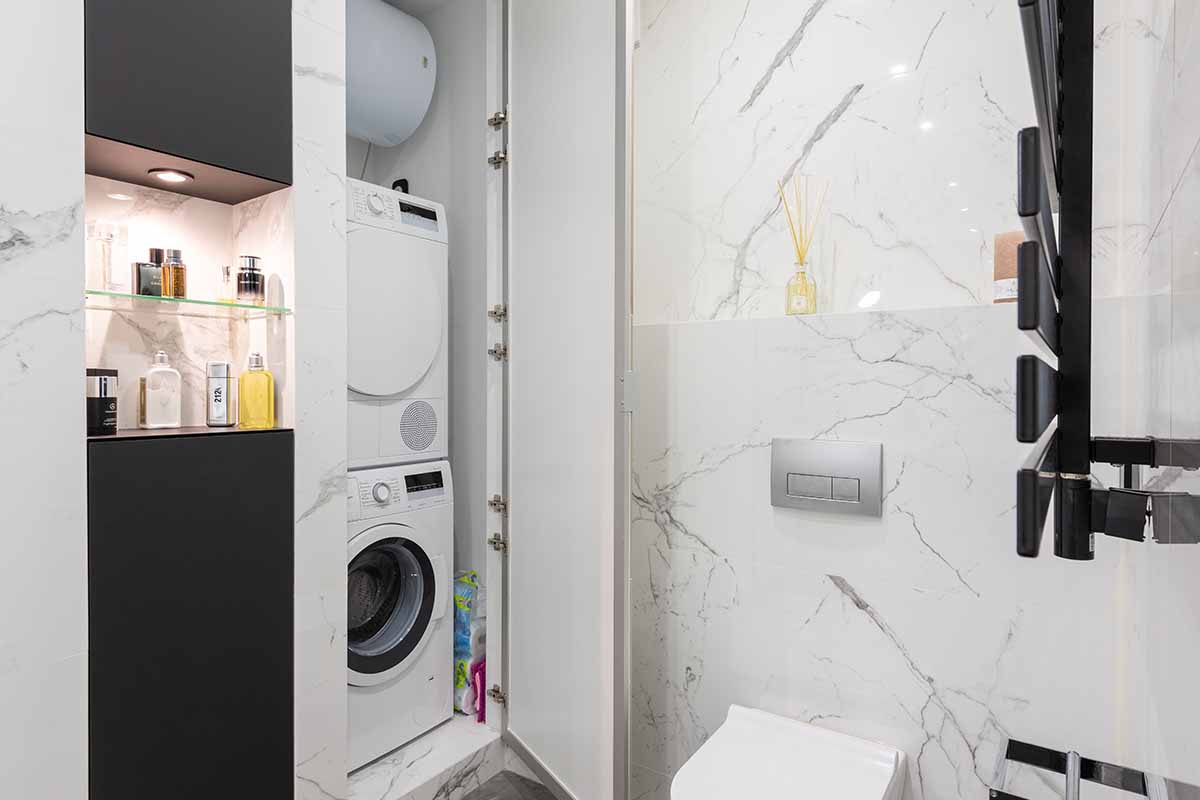 Badezimmer mit Waschmaschine modern und elegant