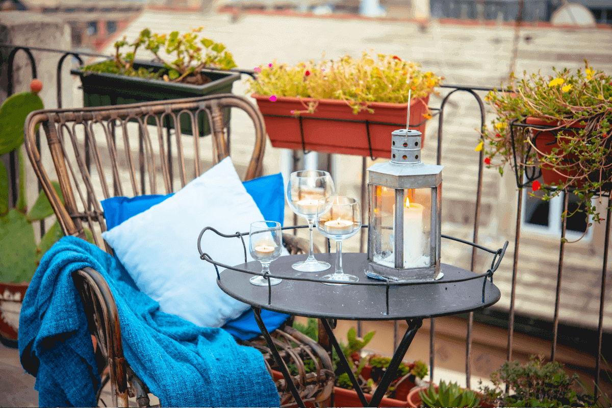 Wie Sie Ihren Balkon dekorieren: 30 Ideen zum Nachmachen