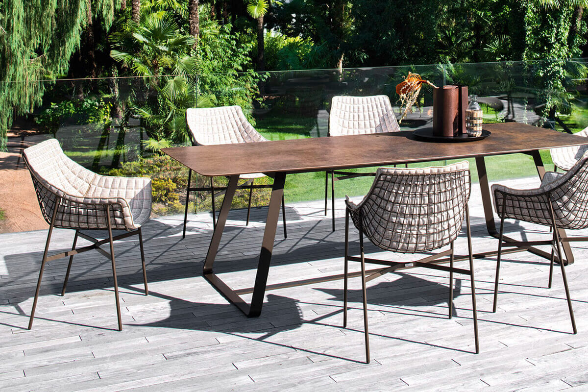 Which material to choose for garden furniture?