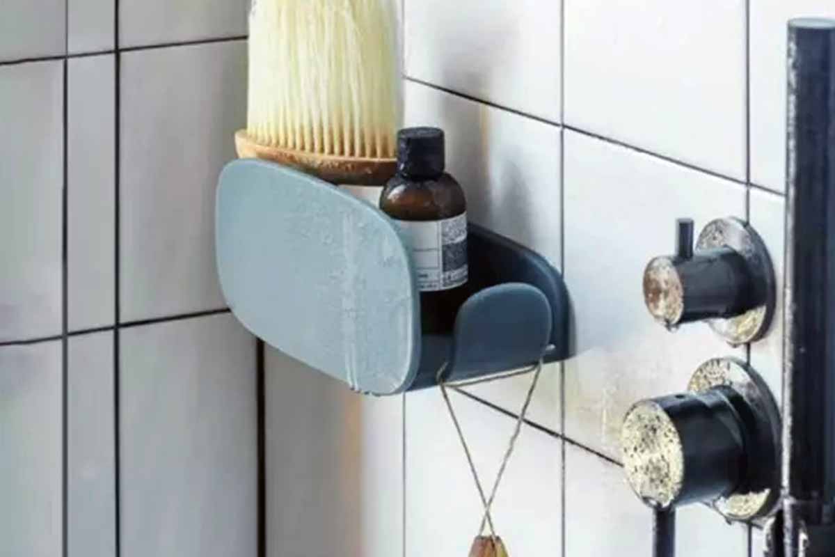 RISEGNO Bathroom wall shelf By Geelli