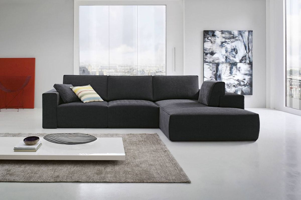 Ideen und Tricks zur Abstimmung der Sofafarbe auf die Möbel