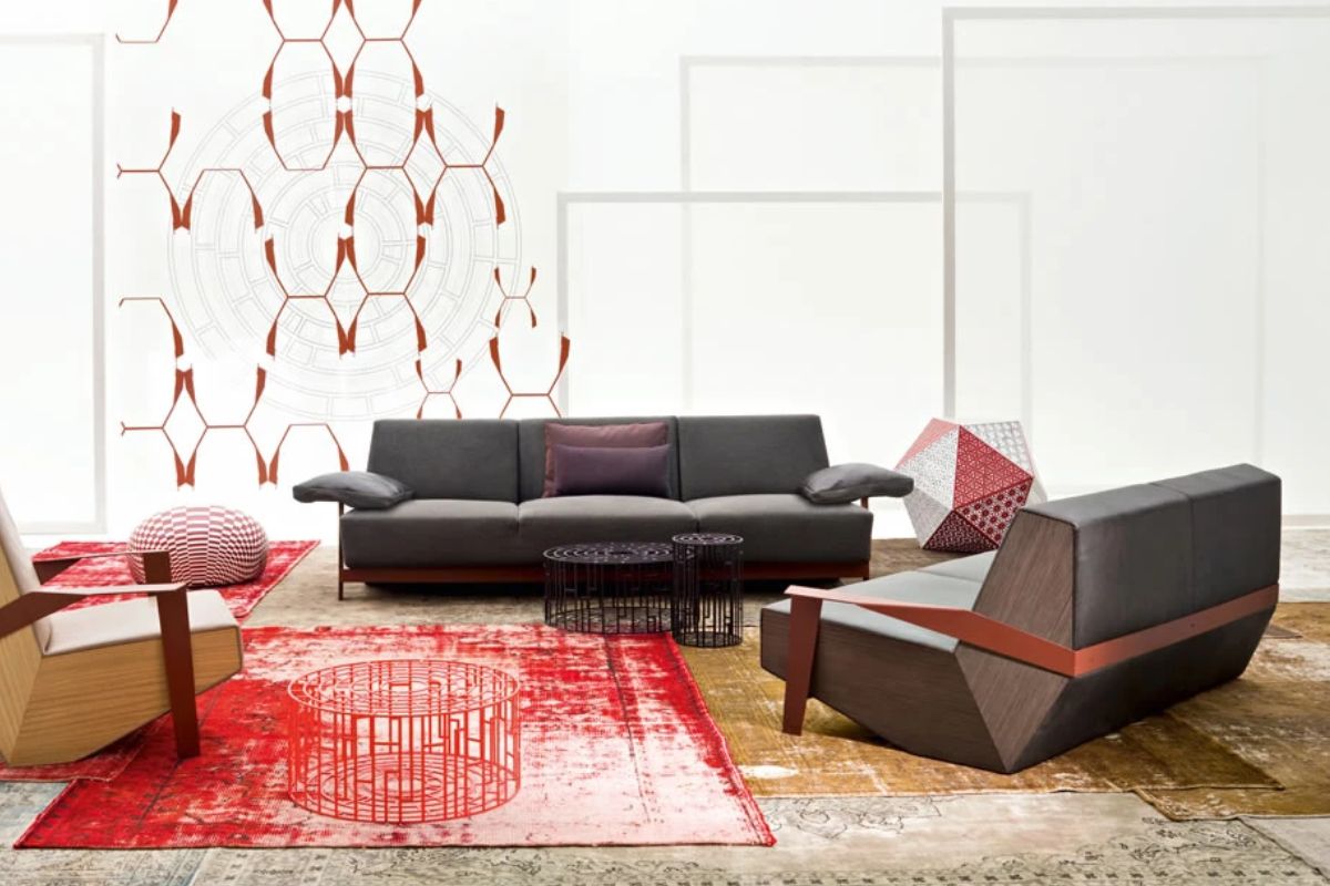 How to arrange sofas in the living room: guide and tips