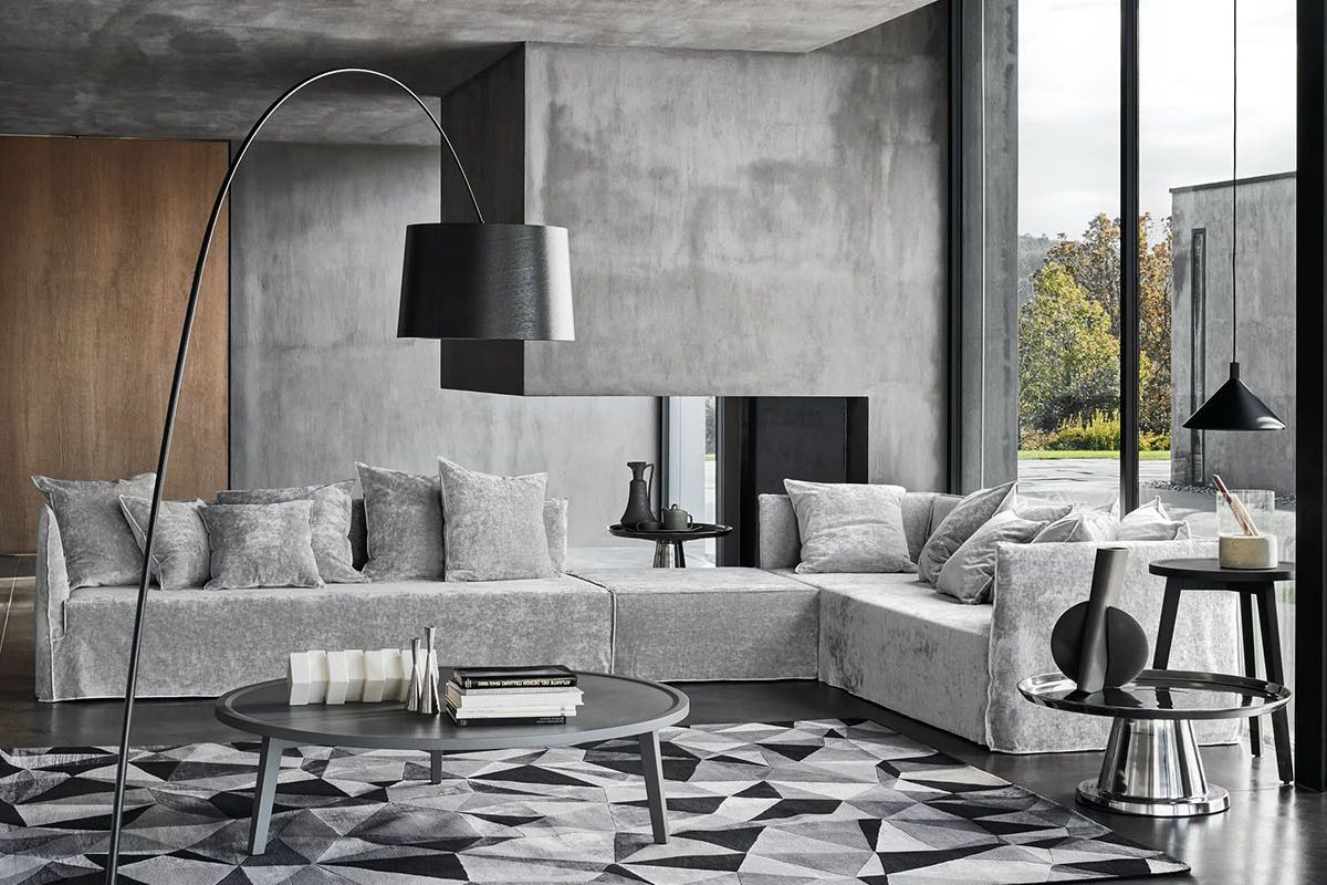 Abbinare il divano grigio pareti