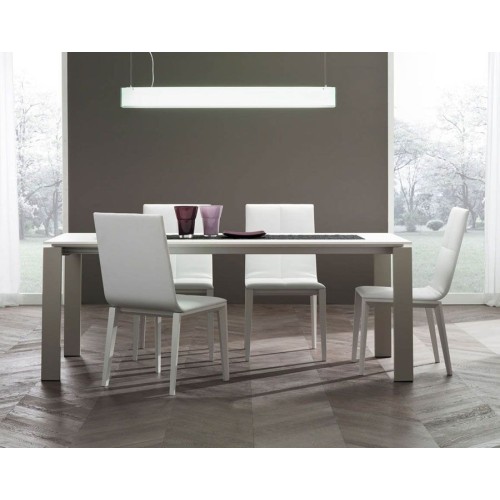 Denis La Primavera Tisch fest