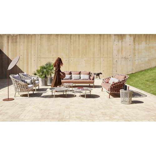 Emma Cross Varaschin sofa garten