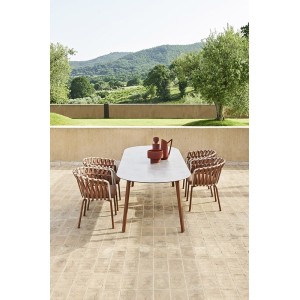 emma-varaschin-fester-tisch