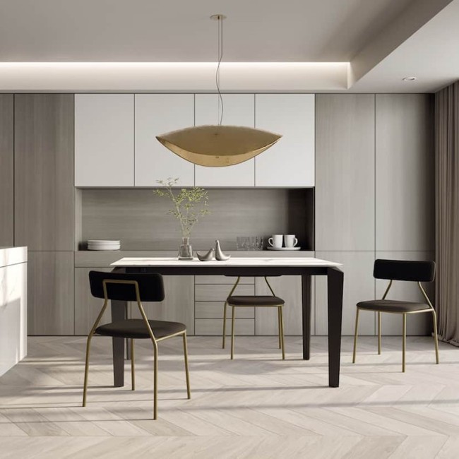 Betty A Zamagna Polsterstuhl