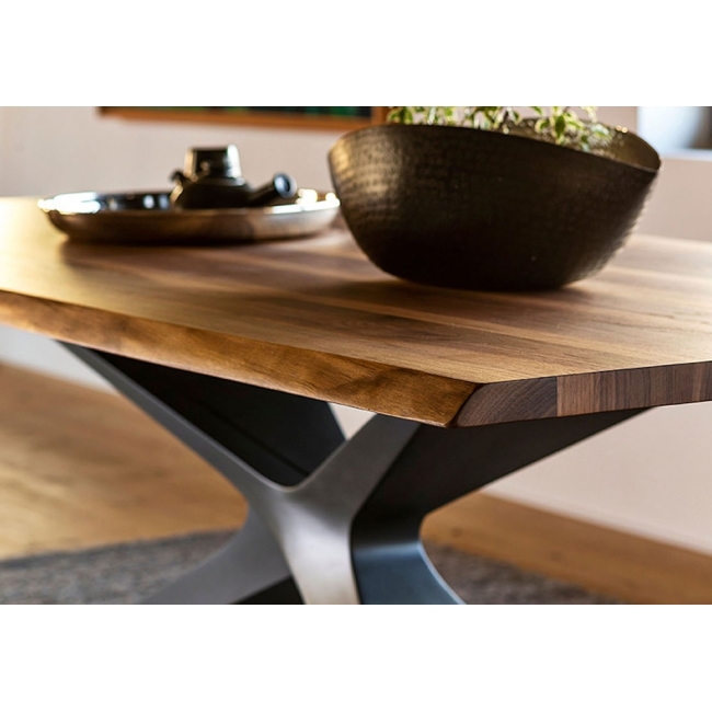Nexus Midj Tisch mit Holzplatte