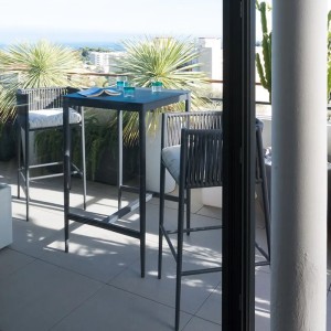 luce-alto-unopiu-tisch