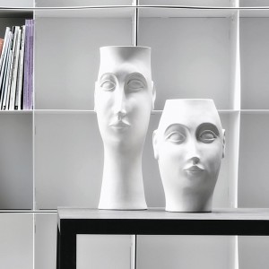 skulpturvase-habibi-und-amal-adriani-e-rossi