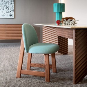 Gepolsterter Stuhl Pheaby Moroso – Moderne Holzstruktur