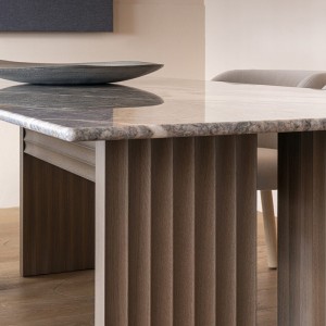 vertical-rows-tisch-moroso