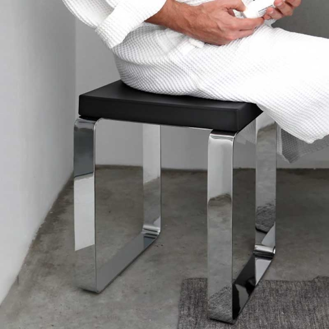 Quadra Geelli bathroom stool