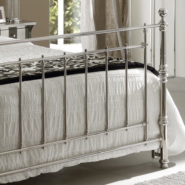 Inglese Cantori Bed