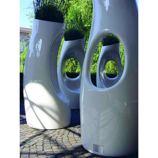 holly all Serralunga illuminable  vase/seat
