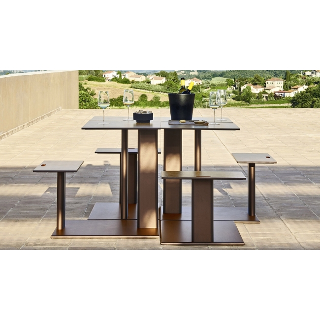 Plinto Sit and Eat Varaschin table