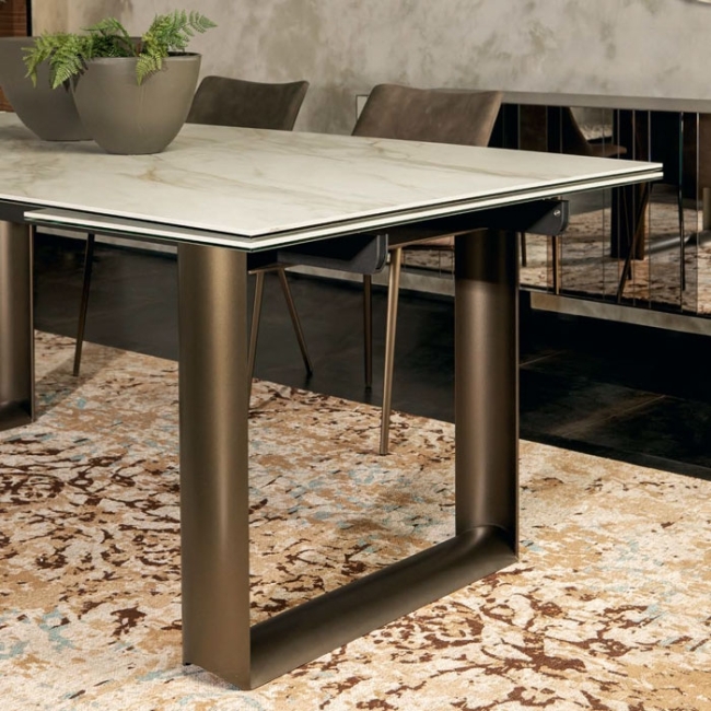 Cube Tonin Casa extendable table