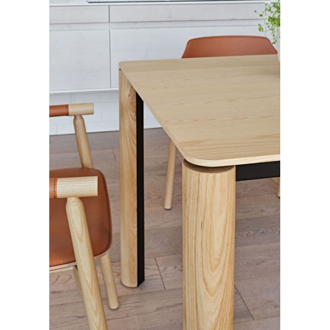 Woody Midj fixed wooden top table
