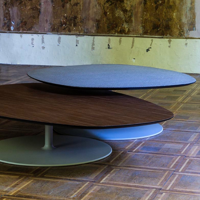 Phoenix Moroso Coffee table with steel base