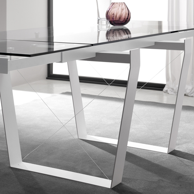 From Zamagna extendable table