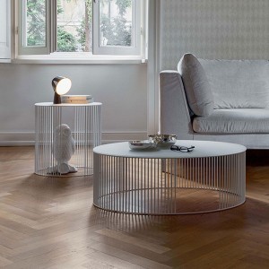 petite-table-andra-tonin-casa