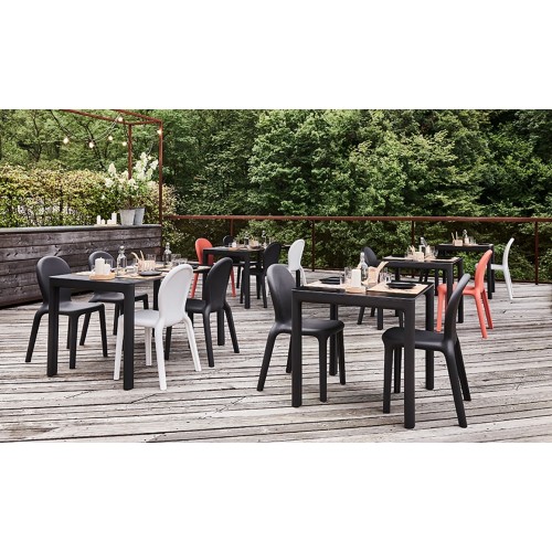 Table designer Chloé Plust