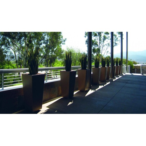 Kabin Serralunga Vase Table