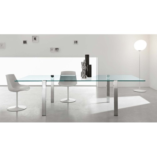 Table designer Livingstand Tonelli