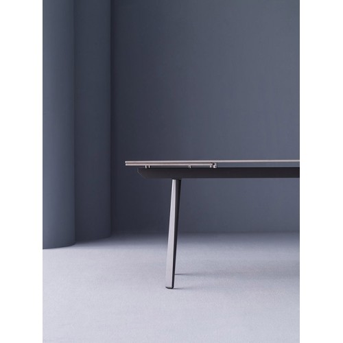 Emma Varaschin Table extensible