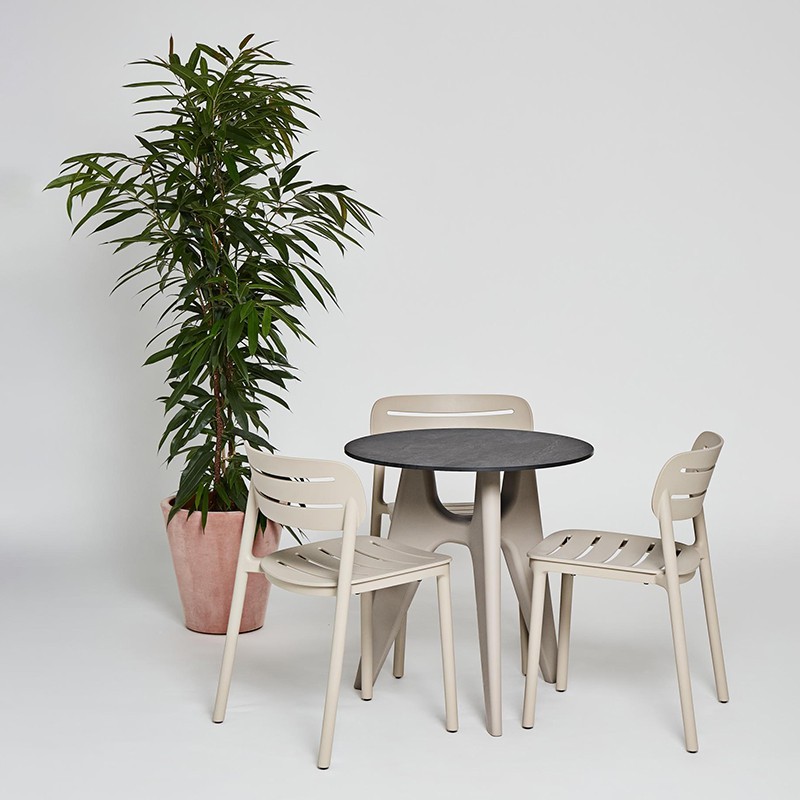 Table ronde haute Notredame Serralunga – Offres exclusives