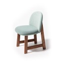 Chaise rembourrée Pheaby Moroso – Base en bois moderne
